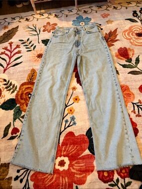 Zara Light Wash Wide-Leg Women’s Jeans